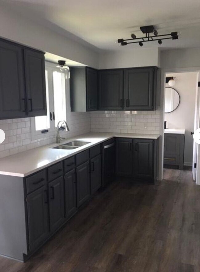 Foto del edificio - 3 bed/2 bath ranch on the NE side!