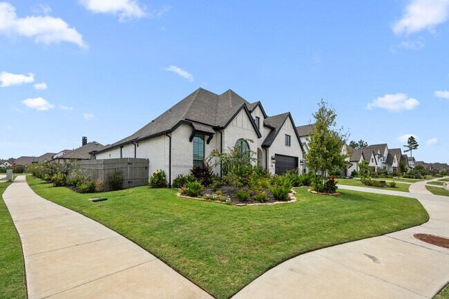 Building Photo - 17910 McClary Cardinal Dr