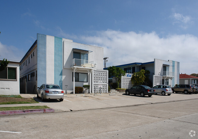 Building Photo - The Grand Apartments Pacific Beach