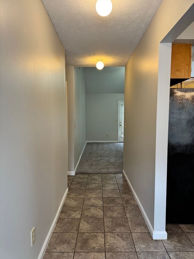 Foto del edificio - Duplex in Harmon Available Now! Updated in...