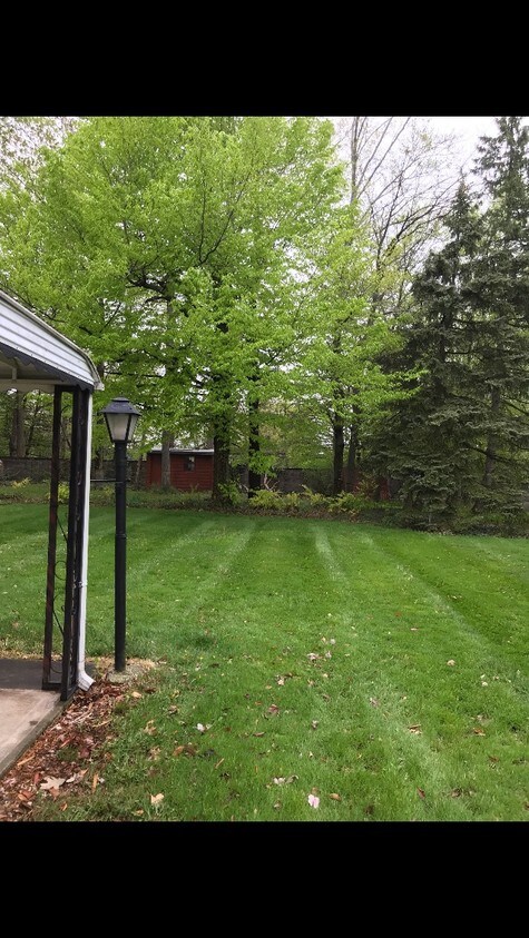 Primary Photo - 2058 Marshfield Rd