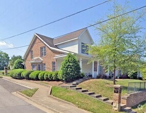 Building Photo - 128 Bogard Ln