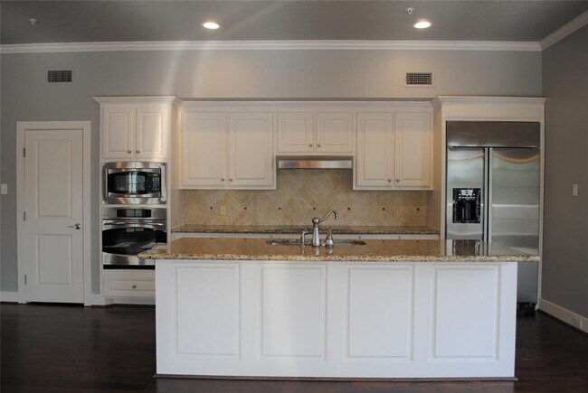 Building Photo - 161 W Breezy Way