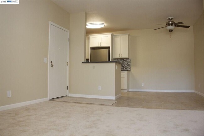 Foto del edificio - COMING SOON $3090 / 2 BR GORGEOUS REMODELE...