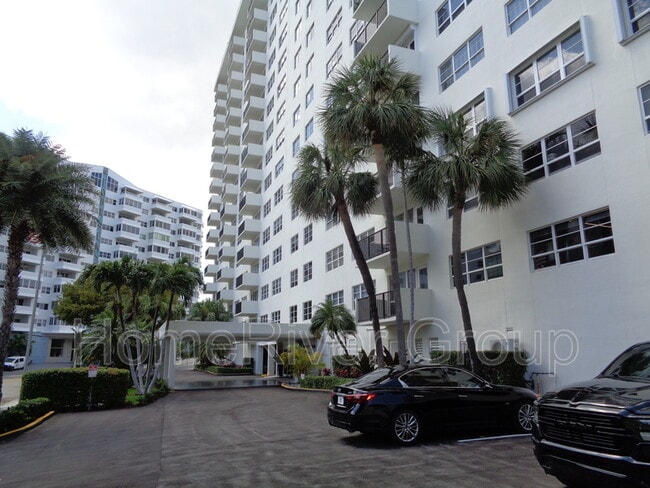 Building Photo - 340 Sunset Dr
