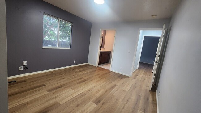 Foto del edificio - 1527 E Murray Holladay Rd