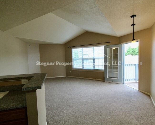 Building Photo - Great Condo in Greeley