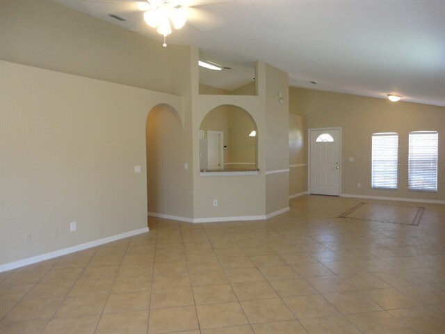 Building Photo - 2600 Deck Avenue