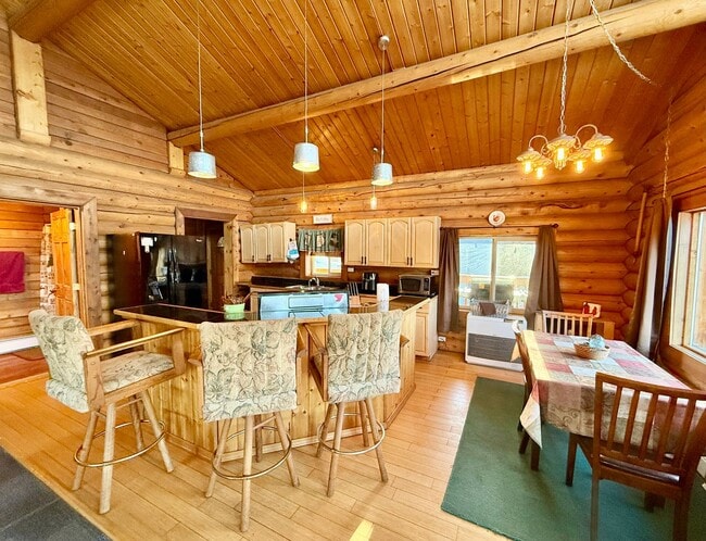 Building Photo - EXECUTIVE SUMMER RENTAL