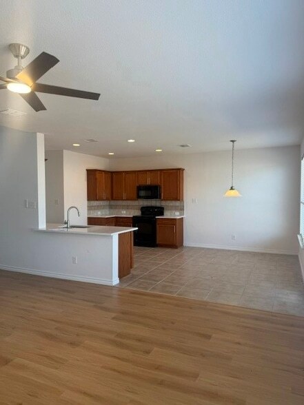 Foto del edificio - 2021 Brook Meadow Dr