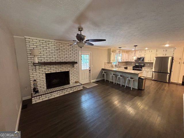 Building Photo - 1015 Castlewood Dr