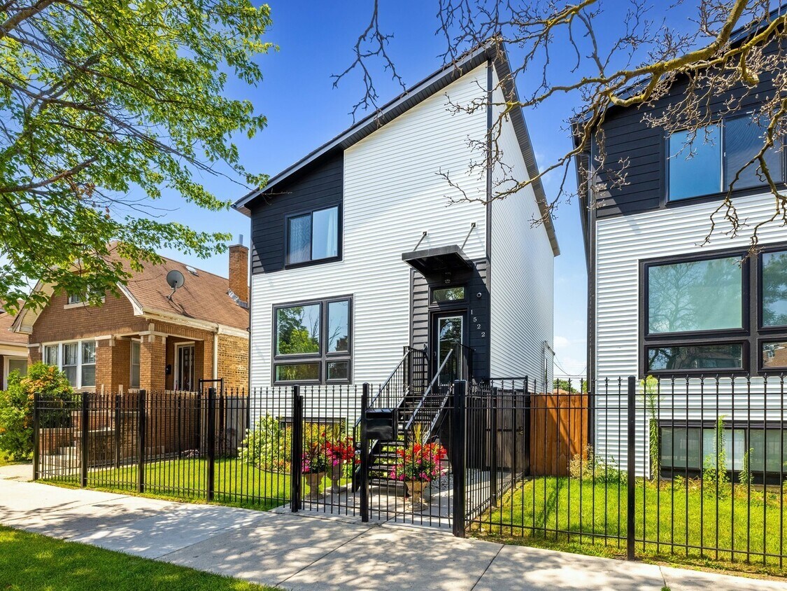 Foto principal - 1522 N Leamington Ave