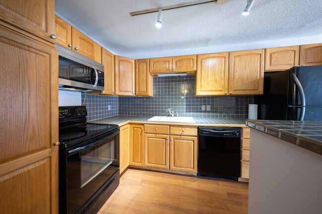 Foto del edificio - 4575 W 80th St Cir