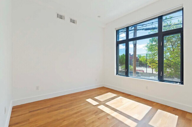 Foto del edificio - 1305 Greene Ave
