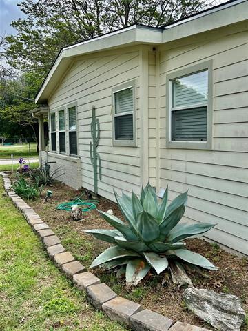 Building Photo - 1100 Woodcrest Ln