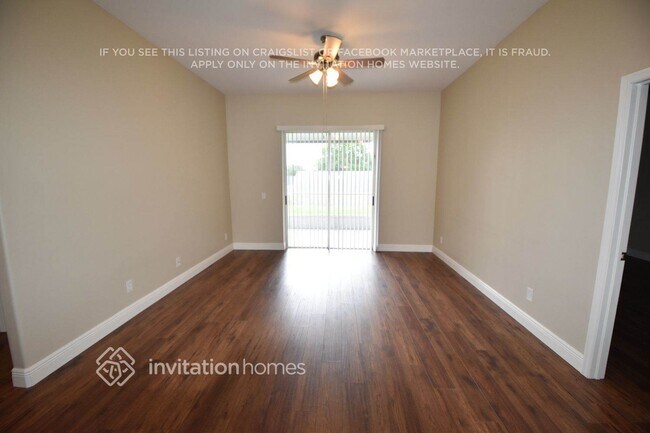 Foto del edificio - 621 Sand Ridge Dr