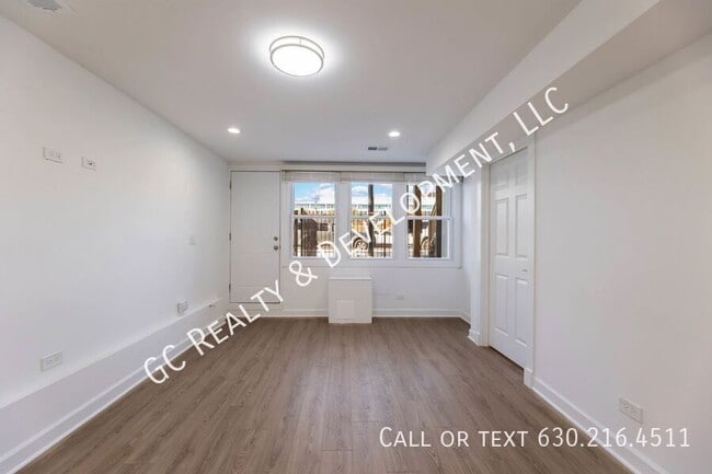 Building Photo - 3529 S Indiana Ave