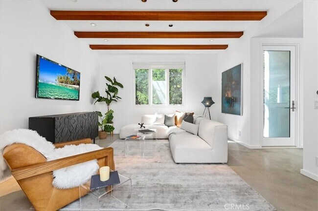 Building Photo - 211 S Valley St