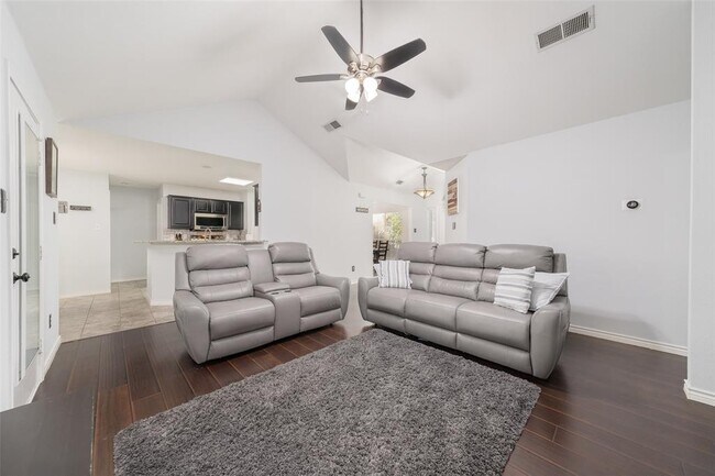 Foto del edificio - 5501 Bright Star Trail