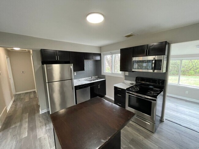 Foto del edificio - 815 Bella Ln