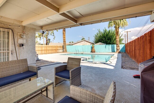 Foto del edificio - 2405 Arenas St