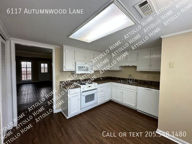 Foto del edificio - 6117 Autumnwood Ln