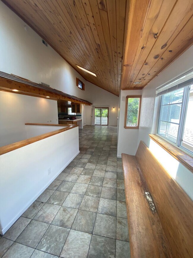 Foto del edificio - 6535 El Nido Ln