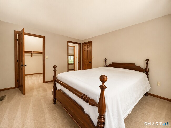 Foto del edificio - 9 Bobolink Ln