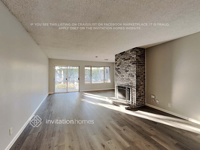 Building Photo - 2655 Elmhurst Cir