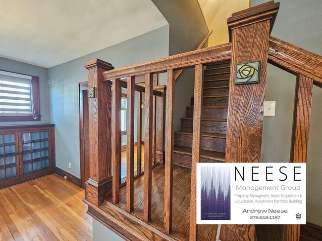 Building Photo - 719 Pearl St