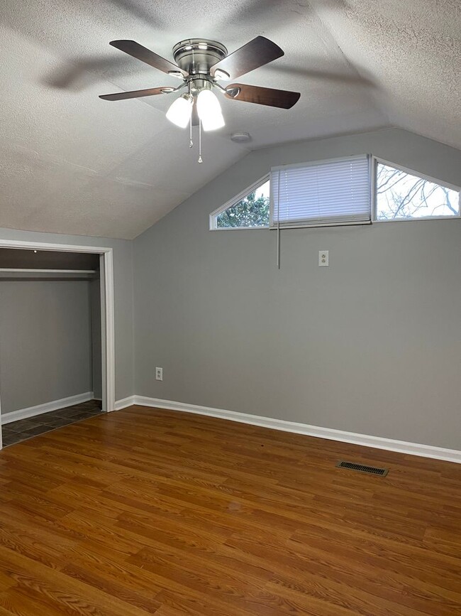 Foto del edificio - 445 Greenwood Ave