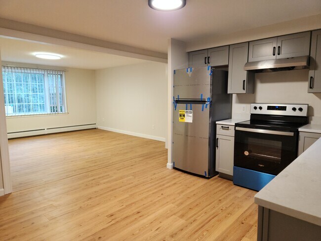 open concept - 36 Stockman Ave