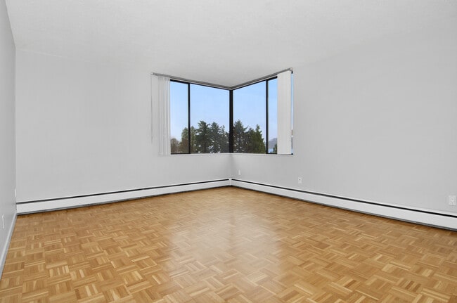 Building Photo - Hollyburn Plaza