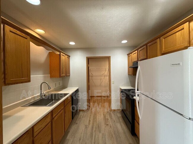 Foto del edificio - 506 W Warren Ave