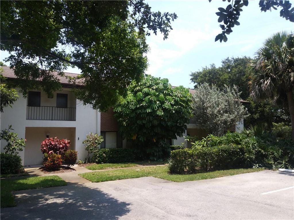 Primary Photo - 1055 6th Ave
