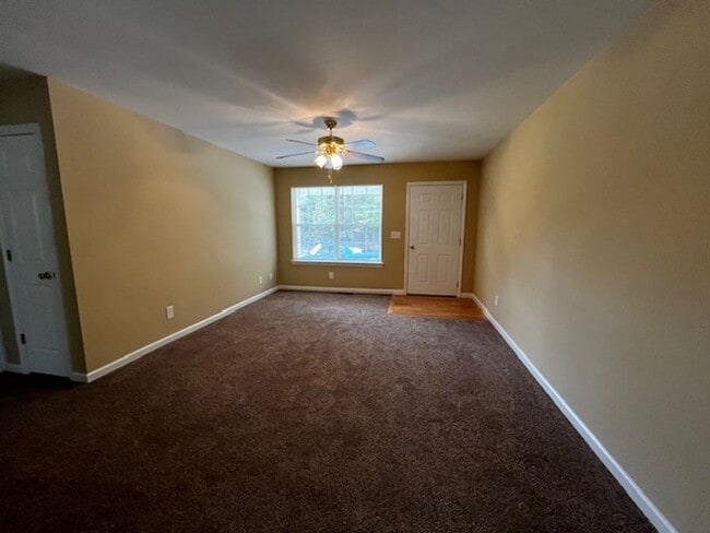Foto del edificio - 2 Bedroom 2 Bath Duplex with Garage