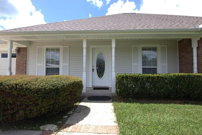 Foto del edificio - 8525 Sunflower Ln