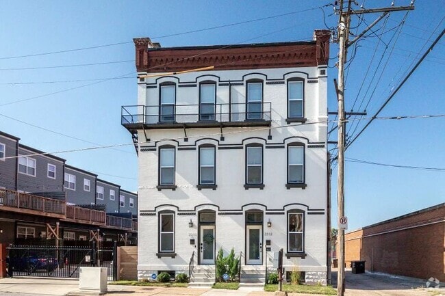Building Photo - 2312 Pestalozzi St