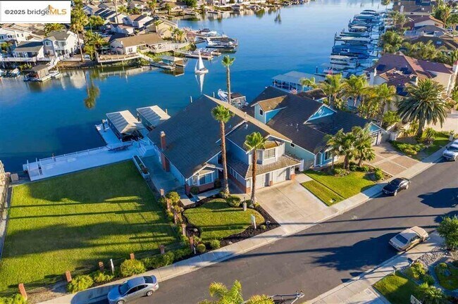 Building Photo - 5752 Drakes Dr