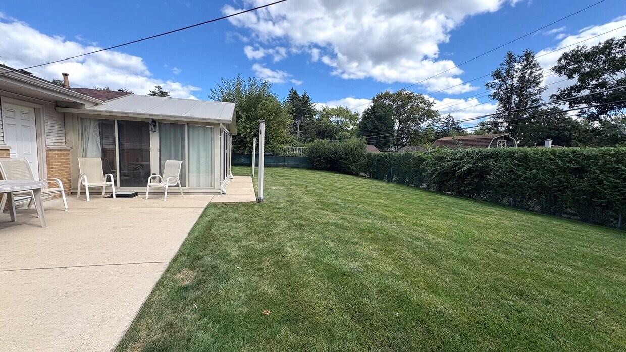 Foto del edificio - 933 Garden Ln