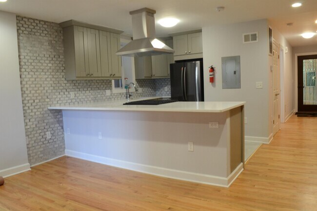 Building Photo - 1211 Palisade Ave