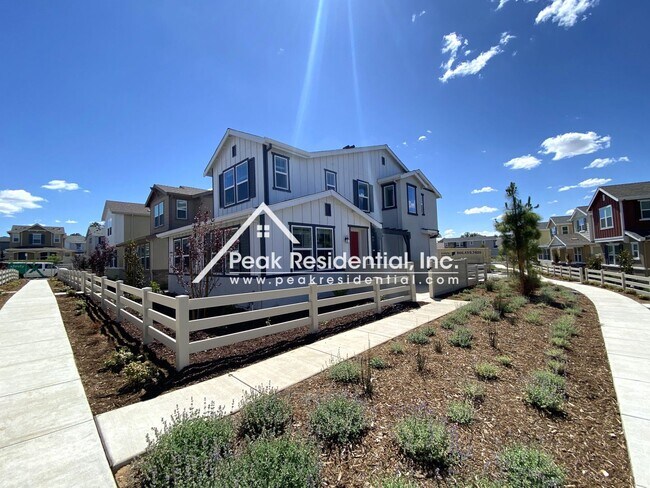 Building Photo - 4 br, 3 bath House - 6197 Paseo De Mooney
