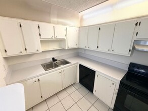 Building Photo - 14850 Naranja Lakes Blvd