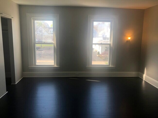Building Photo - 249 Genesee Street, Unit Apt 2