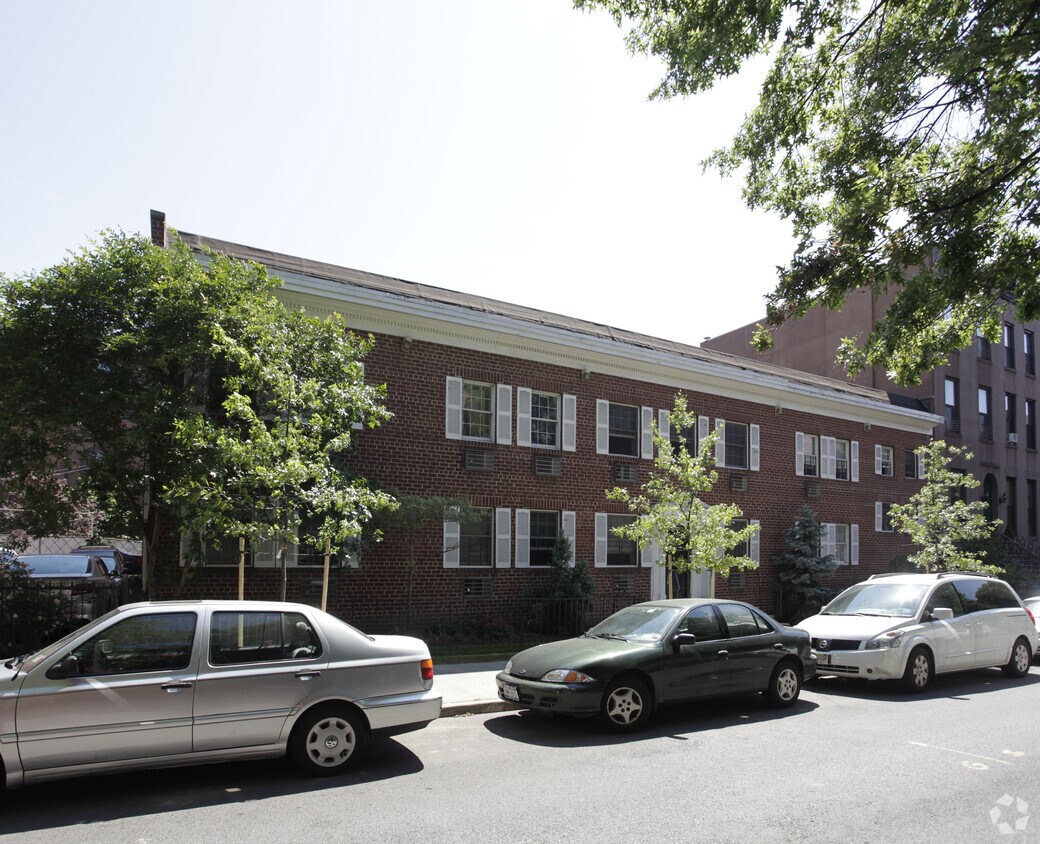 Building Photo - 172 Carroll St