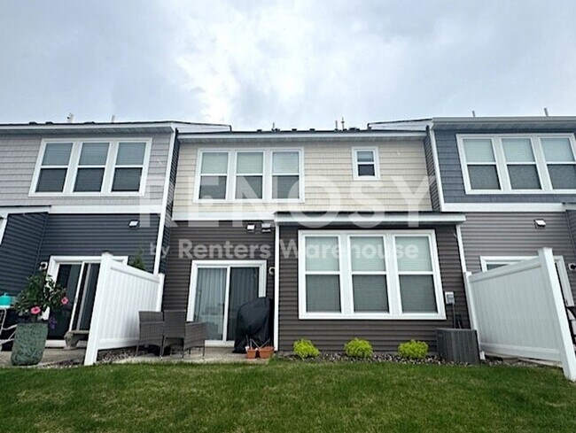 Foto del edificio - PRIME 3BD/2.5BA TOWNHOUSE IN MAPLE GROVE