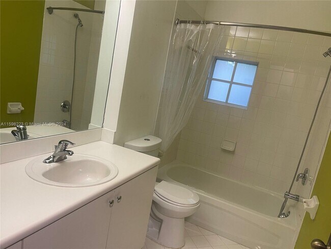 Building Photo - 22521 Southwest 93rd Passage Apt #22521, C...