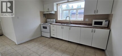 Building Photo - 23 Rutherford Dr