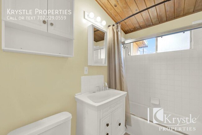 Foto del edificio - Lovely ranch style home with large rooms!