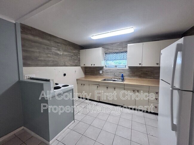Foto del edificio - 613 1st Ave NE
